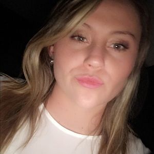 Meet your Posher, Rebecca